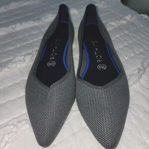 ROTHY'S Size 8 - NWOT- Pointed toe - Gray